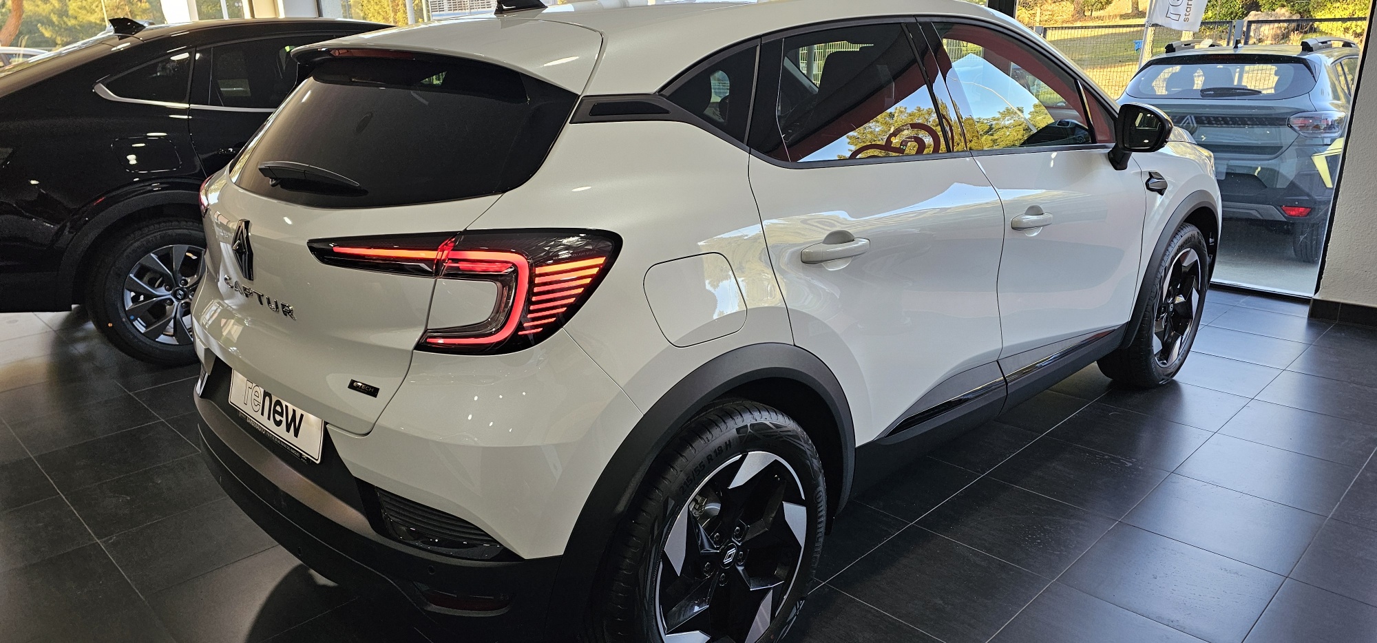 Renault Captur TECHNO E-TECH 117KW 160CV miniatura 18